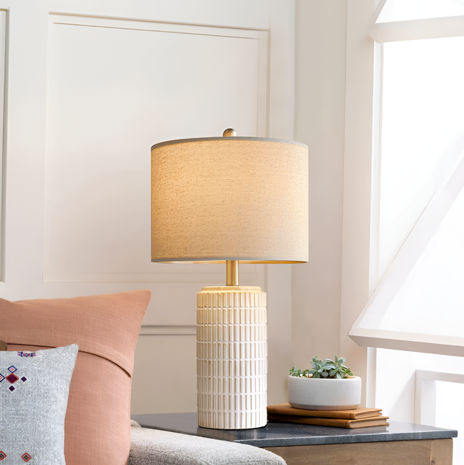 Elegant American Style Vintage Table Lamp – Ceramic Base & Linen Shade