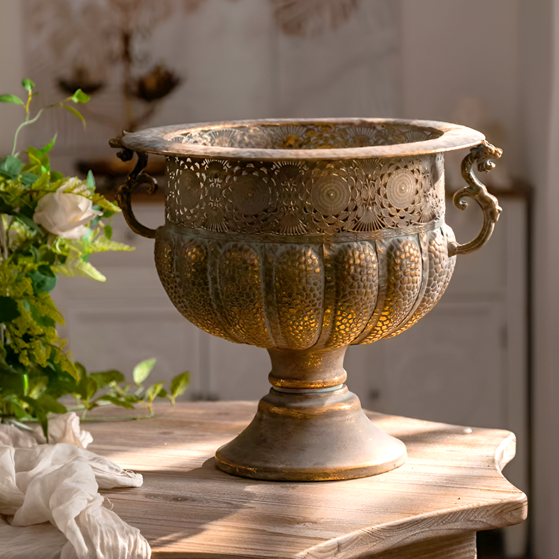 European Retro Iron Flower Pots/Vase - Worn Metal Vintage Style, Matte White And Gold/Copper Finishes, Multiple Sizes