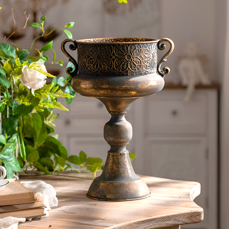 European Retro Iron Flower Pots/Vase - Worn Metal Vintage Style, Matte White And Gold/Copper Finishes, Multiple Sizes