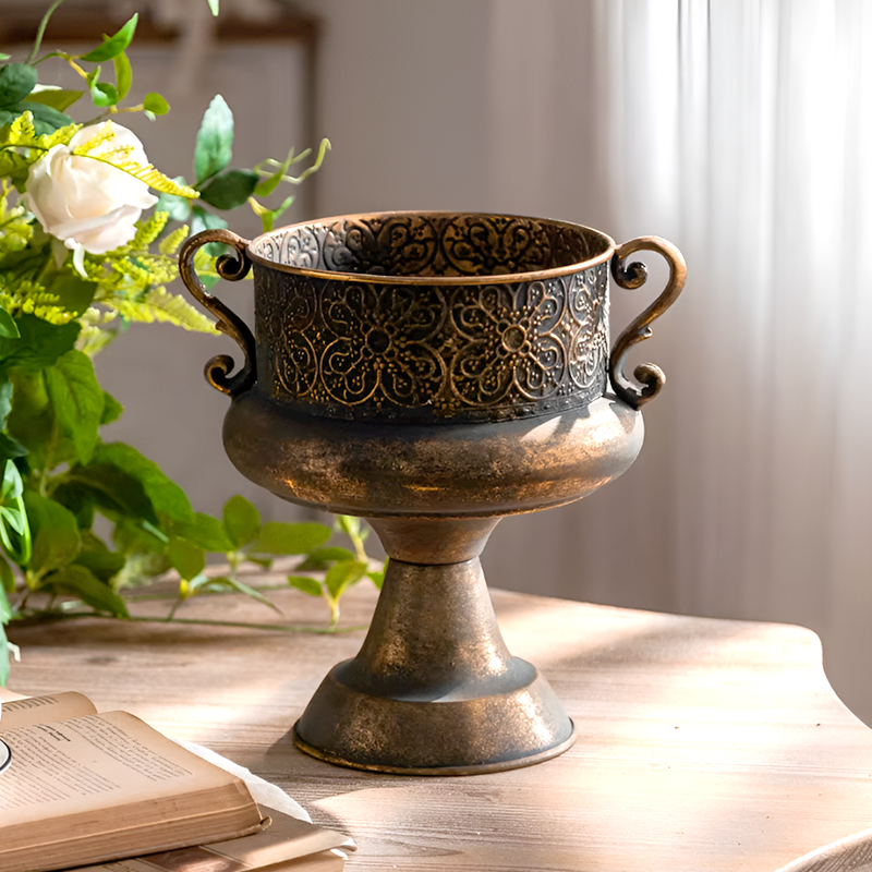 European Retro Iron Flower Pots/Vase - Worn Metal Vintage Style, Matte White And Gold/Copper Finishes, Multiple Sizes