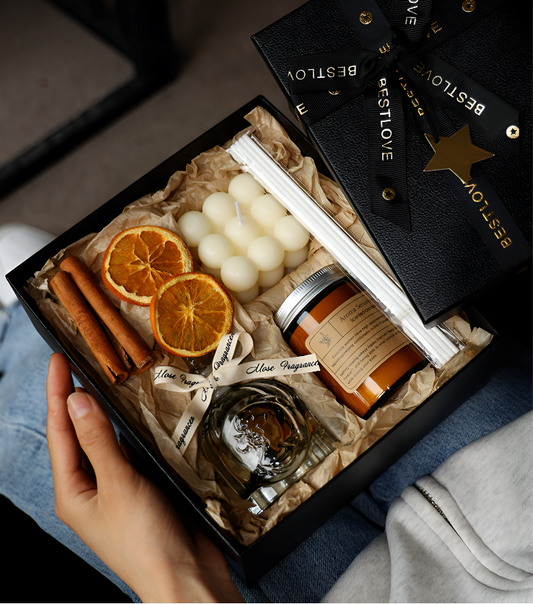 Aromatic Candle Gift Box – Fragrance Set with Glass Diffuser, Scented Candles, Potpourri and Dried Fruits