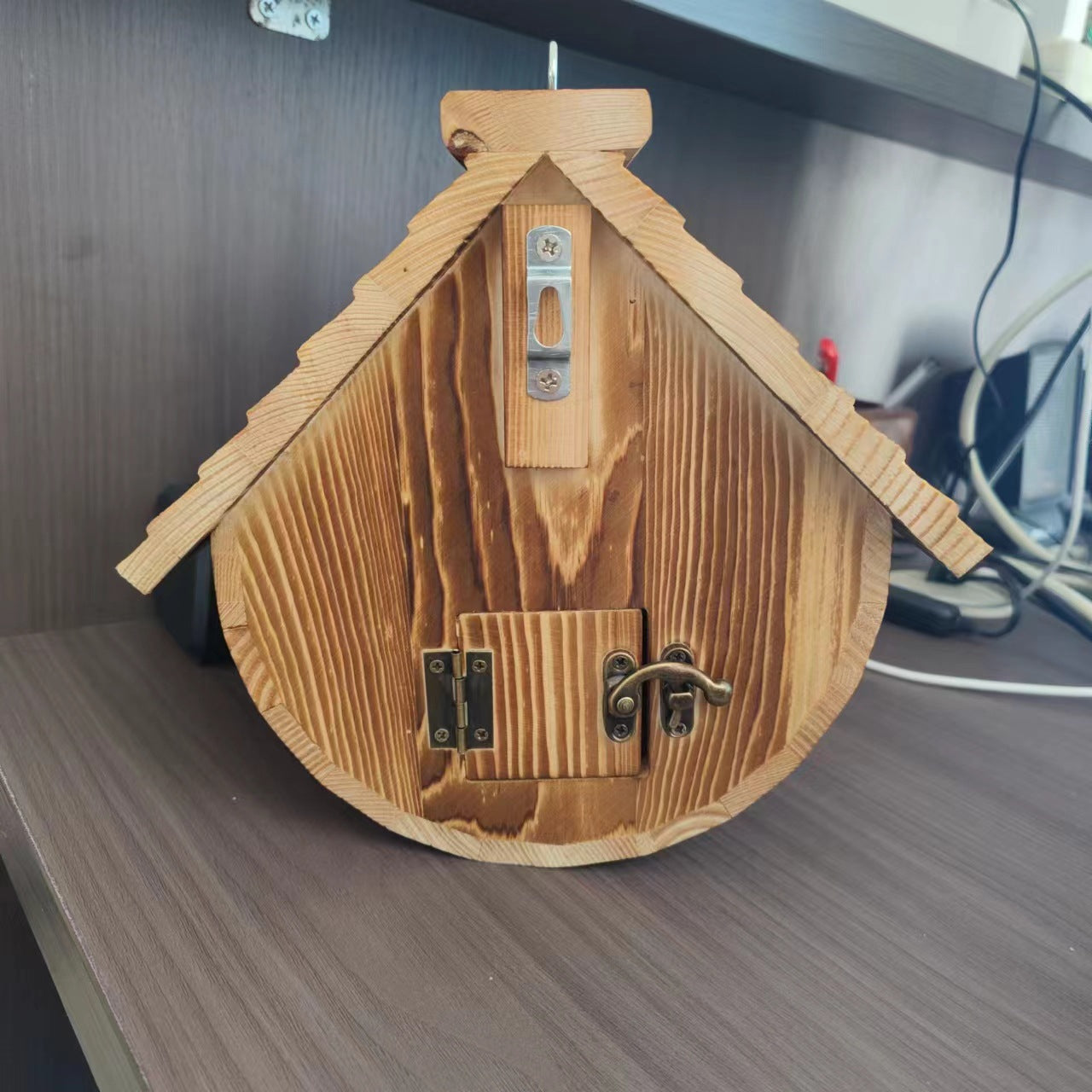 Burned Color Bird House Creative Wooden Bird Nest House Solid Wood Bird Breeding Box Eaves Bird Nest In Stock Wooden Hanging Ornaments