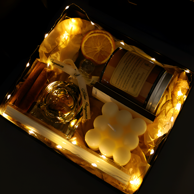 Aromatic Candle Gift Box – Fragrance Set with Glass Diffuser, Scented Candles, Potpourri and Dried Fruits