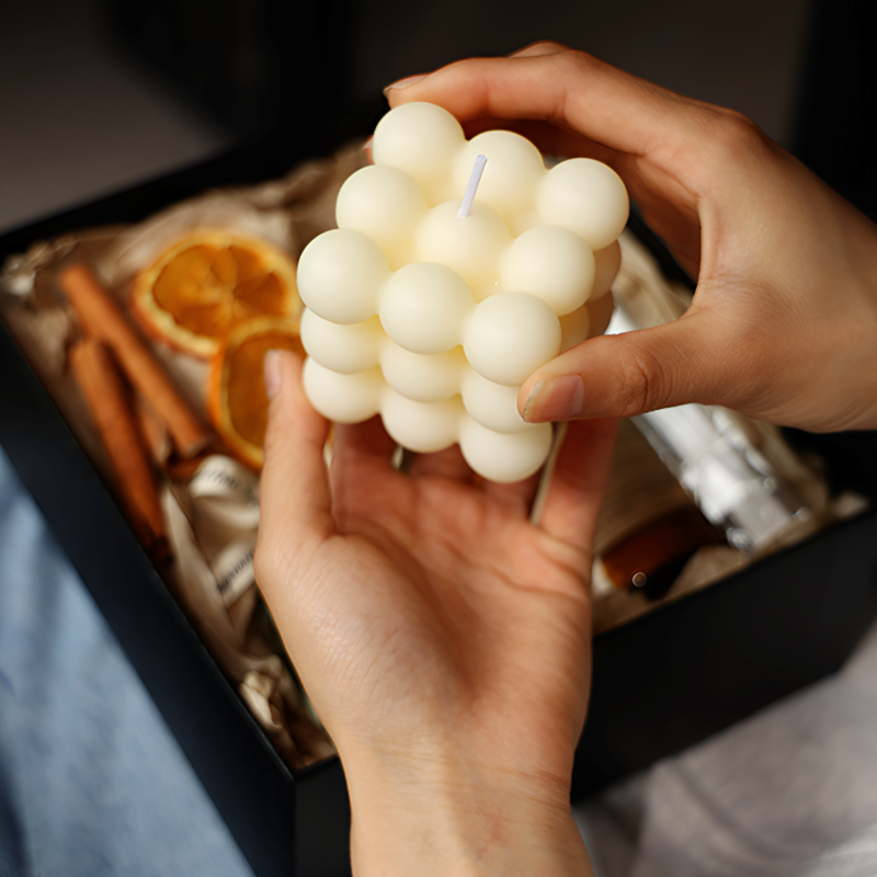 Aromatic Candle Gift Box – Fragrance Set with Glass Diffuser, Scented Candles, Potpourri and Dried Fruits