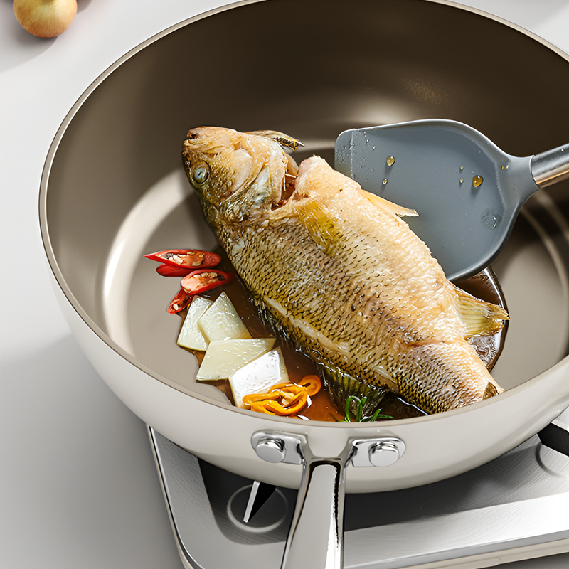 Ceramic-Coated Titanium Wok – Smoke-Free, Scratch-Resistant Cooking Pan
