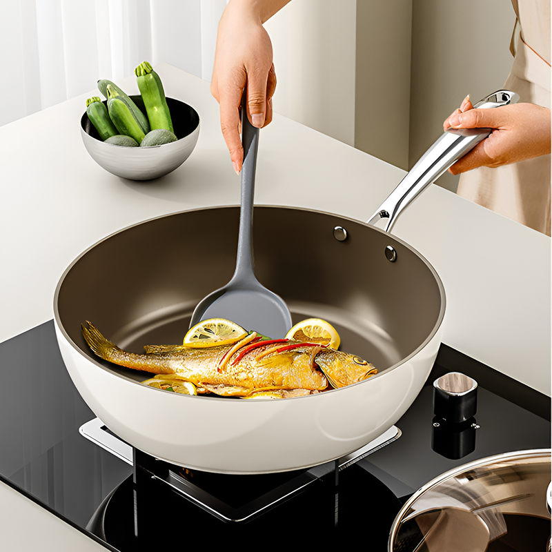 Ceramic-Coated Titanium Wok – Smoke-Free, Scratch-Resistant Cooking Pan