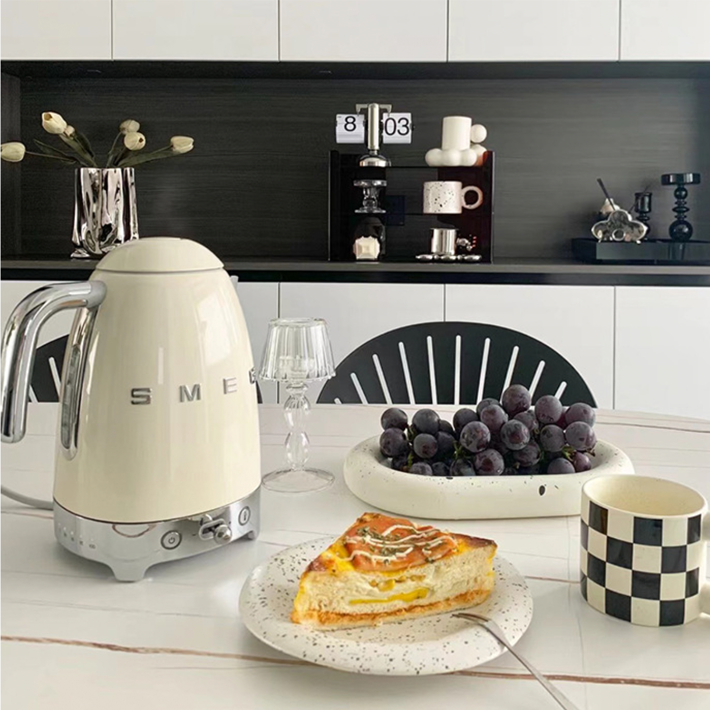 SMEG Electric Kettle 1.7L – 7-Speed Temperature Control, Retro Design